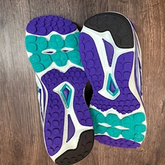 RunDisney 2017 Mad Tea Party Womens 8.5 New Balance 880V6 NIB Running Shoes - Picture 4 of 9